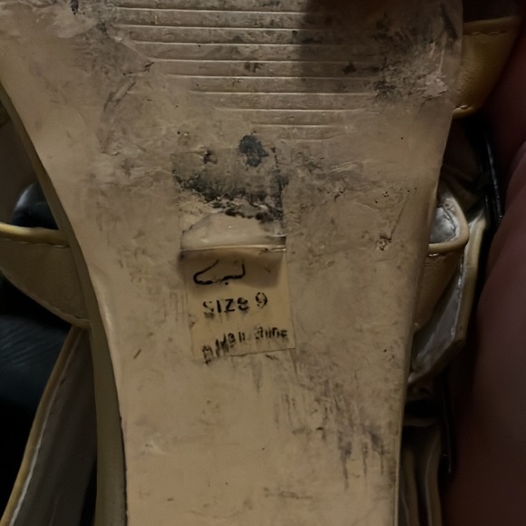 Ladies yellow gladiator style MICHAEL ANTONIO SANDALS yellow sz 9 - Picture 5 of 5